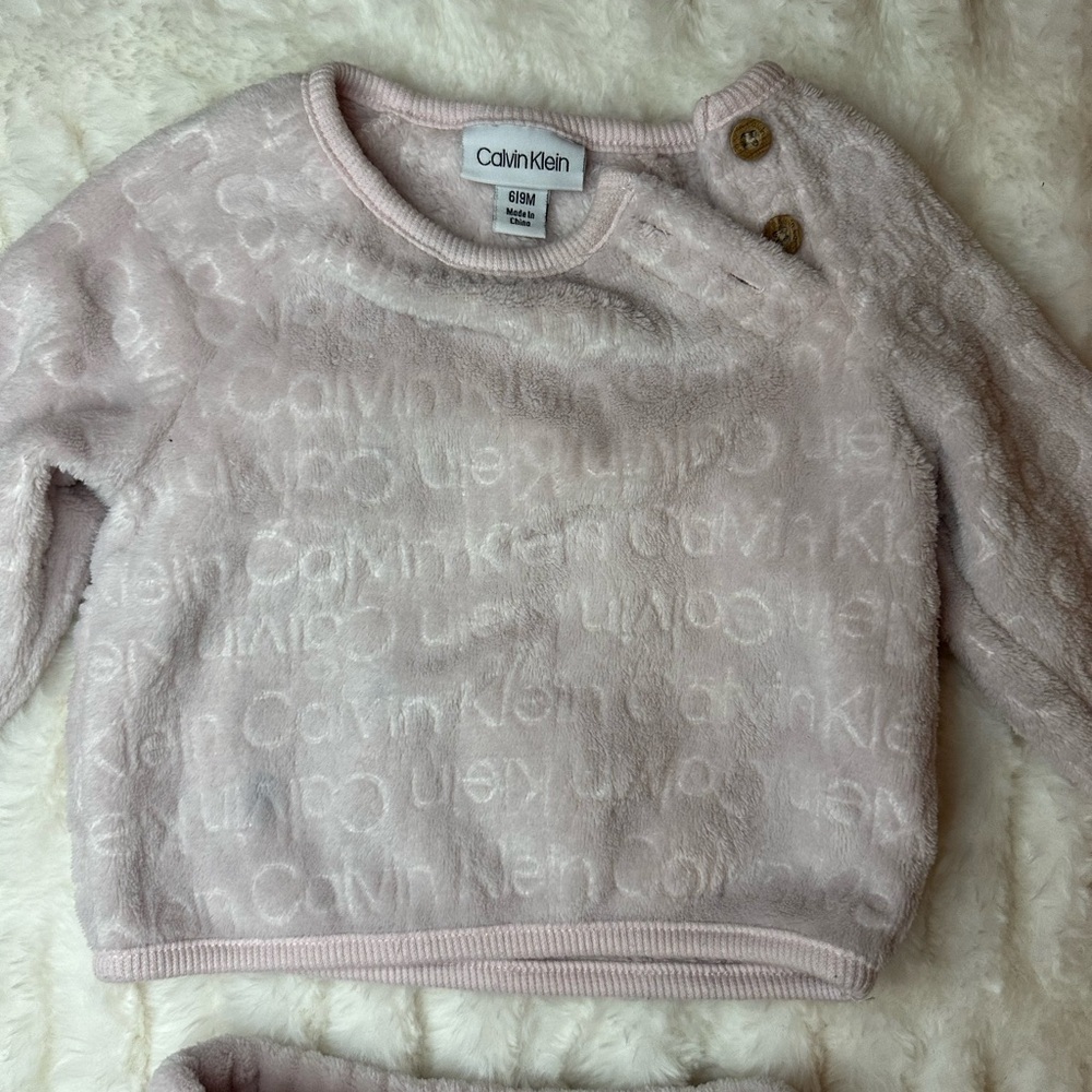 Calvin Klein Soft Pink Debossed Logo Sherpa Sweatsuit Matching Set Size 6/9M - Picture 6 of 11